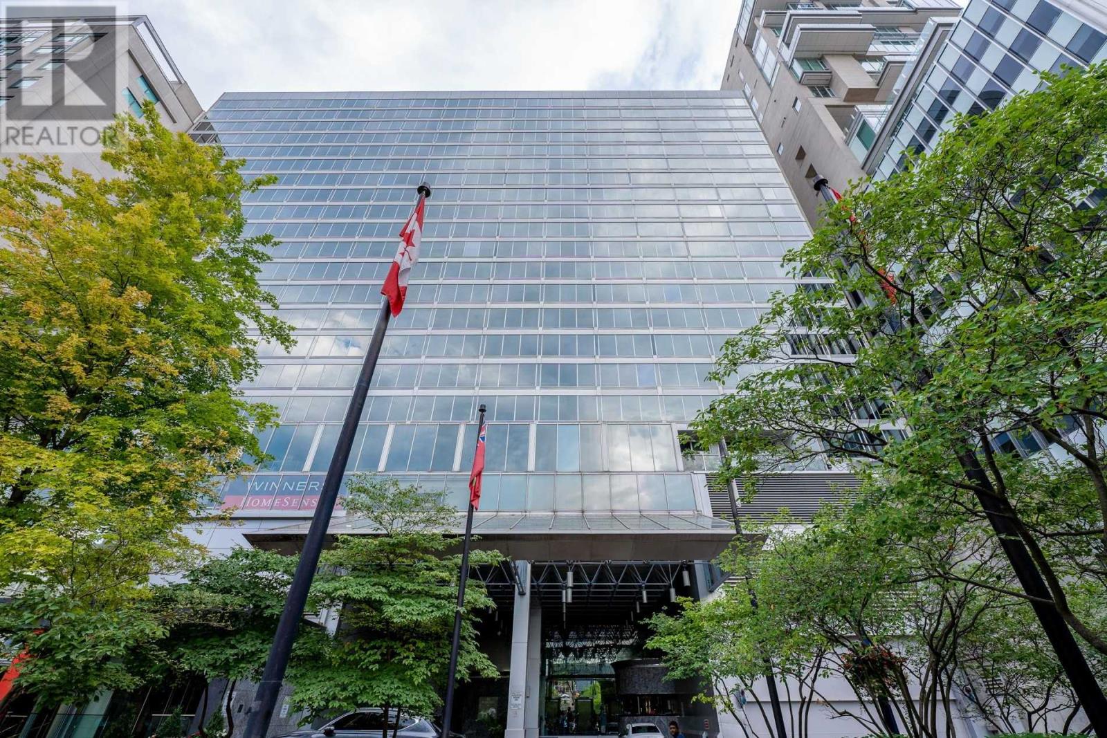 110 Bloor Street West, Unit 1606, Toronto — For sale @ $2,495,000 ...