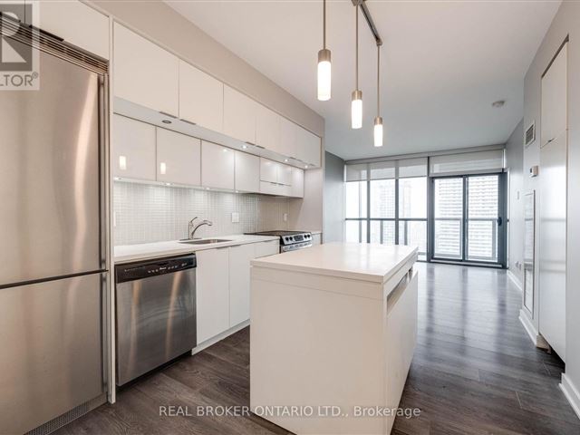 X Condos - 3903 110 Charles Street East - photo 2