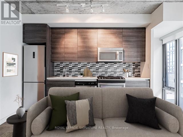 OneEleven Condos - 814 111 Bathurst Street - photo 2