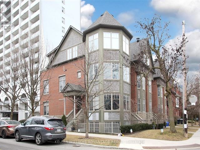 Walmer Road Condos - a 103 Walmer Road - photo 1