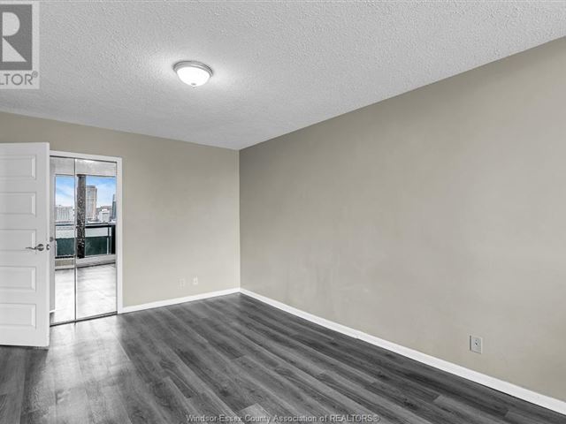 Le Goyeau Condominiums - 608 111 Riverside Drive East - photo 3