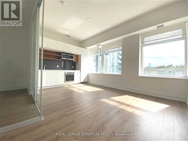 Imperial Plaza - 312 111 Saint Clair Avenue West - photo 3