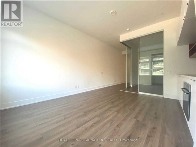 Imperial Plaza - 603 111 Saint Clair Avenue West - photo 3