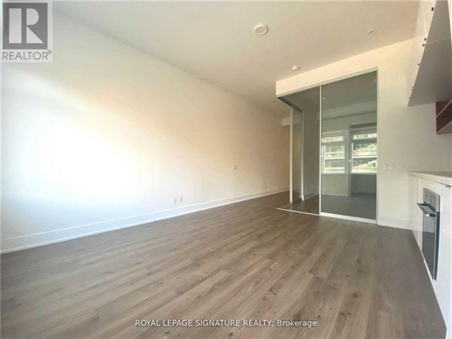 Imperial Plaza - 403 111 Saint Clair Avenue West - photo 3