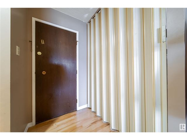 11112 129 ST NW - 1 11112 129 Street Northwest - photo 3