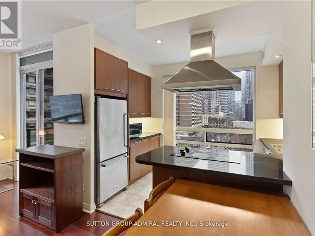 Elev’n Residences - 707 1121 Bay Street - photo 2