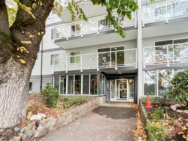 1124 Esquimalt Rd - 406 1124 Esquimalt Road - photo 1