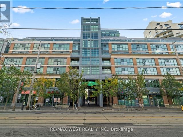 Bohemian Embassy - 506 1171 Queen Street West - photo 1