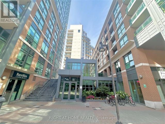 Bohemian Embassy - 517 1171 Queen Street West - photo 1