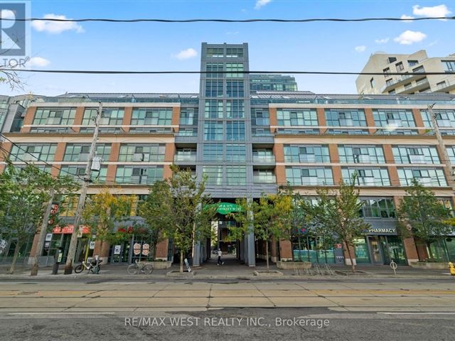 Bohemian Embassy - 506 1171 Queen Street West - photo 1