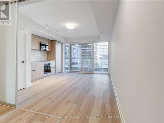 Line 5 South Condos - 310 117 Broadway Avenue - photo 1