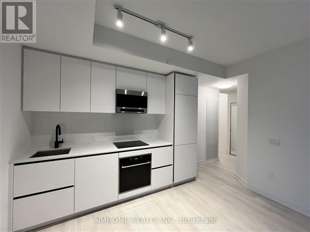 Line 5 South Condos - 1109s 117 Broadway Avenue - photo 2