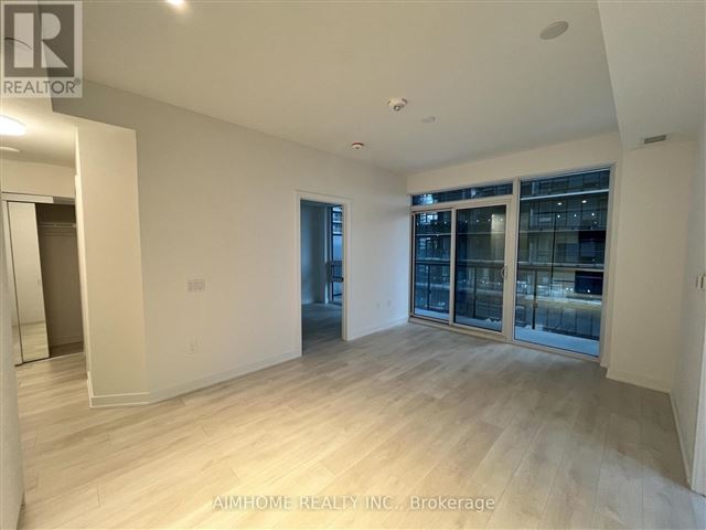 Line 5 South Condos - 1109s 117 Broadway Avenue - photo 3