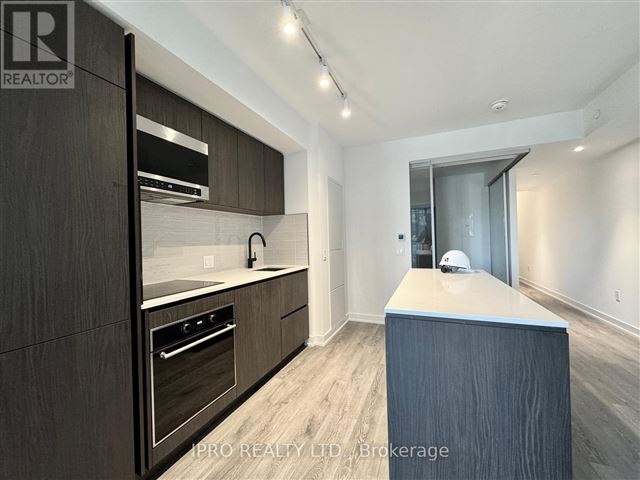 Line 5 South Condos - 304 117 Broadway Avenue - photo 2