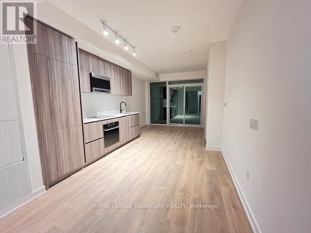 Line 5 South Condos - 805 117 Broadway Avenue - photo 1