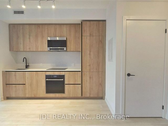 Line 5 South Condos - 1210 117 Broadway Avenue - photo 1