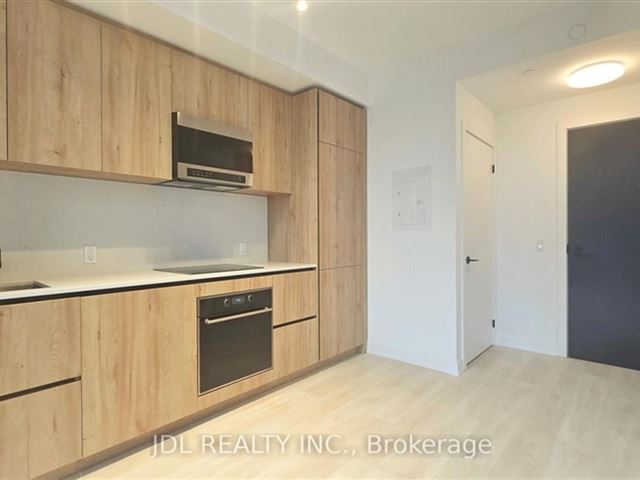 Line 5 South Condos - 1210 117 Broadway Avenue - photo 2