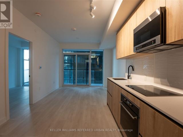 Line 5 South Condos - n1301 117 Broadway Avenue - photo 1