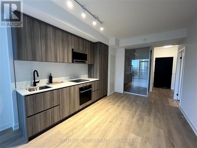 Line 5 South Condos - 1007 117 Broadway Avenue - photo 3