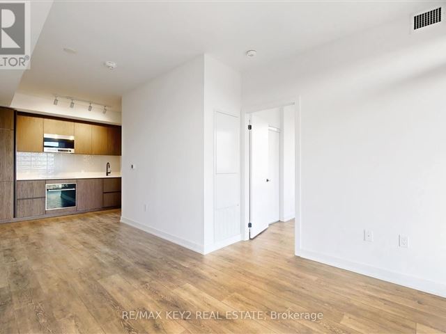 Line 5 South Condos - 1609 117 Broadway Avenue - photo 2