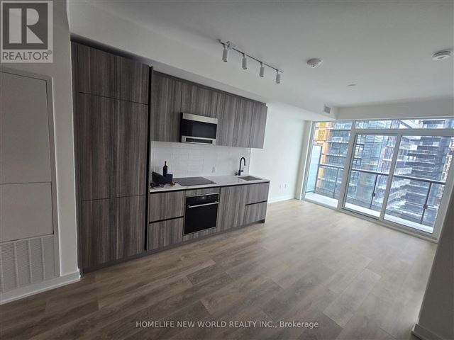 Line 5 South Condos - 1506 117 Broadway Avenue - photo 1