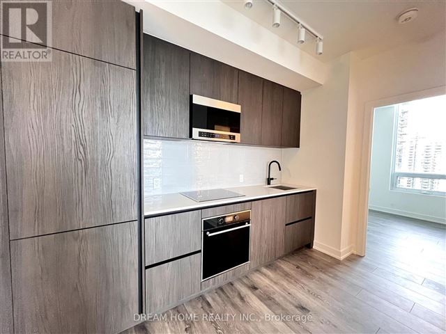 Line 5 South Condos - 1909 117 Broadway Avenue - photo 3