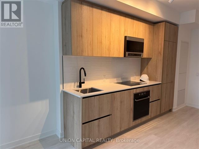 Line 5 South Condos - 1305 117 Broadway Avenue - photo 2