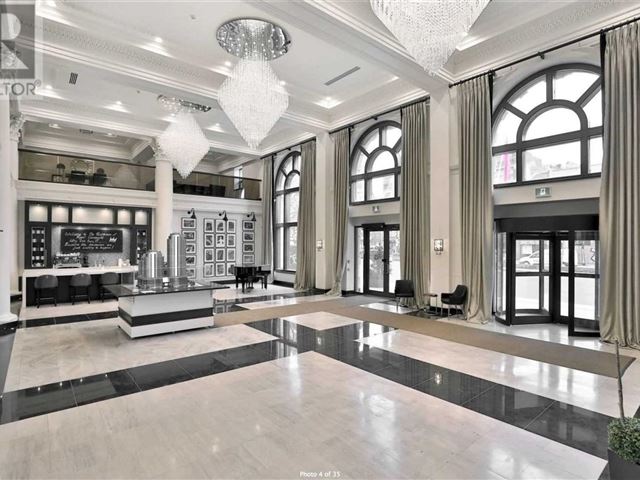 Royal Connaught - 423 118 King Street East - photo 2