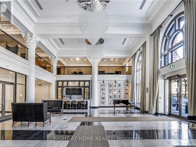 Royal Connaught - 1023 118 King Street East - photo 3