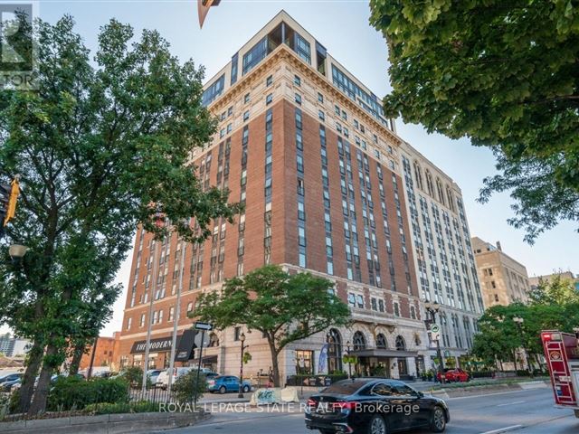 Royal Connaught - 515 118 King Street East - photo 1