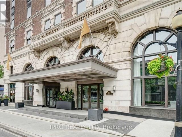 Royal Connaught - 522 118 King Street East - photo 1