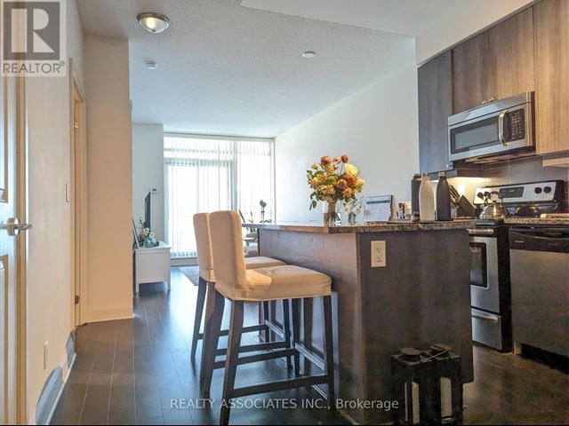 IQ Condos - 326 1185 The Queensway - photo 2