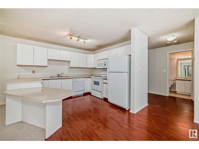 11915 106 AVE NW - 305 11915 106 Avenue Northwest - photo 3