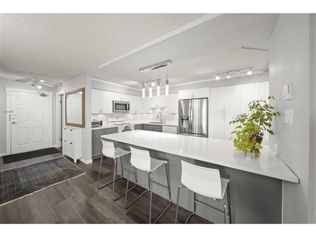 11920 80 AVE - 302 11920 80 Avenue - photo 2