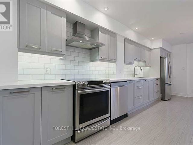 King West Village - 180 12 Sudbury Street - photo 3