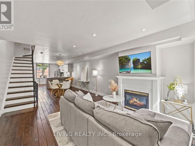 King West Village - 2608 12 Sudbury Street - photo 1