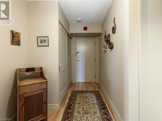 The Barriefield - 809 120 Barrett Court - photo 2