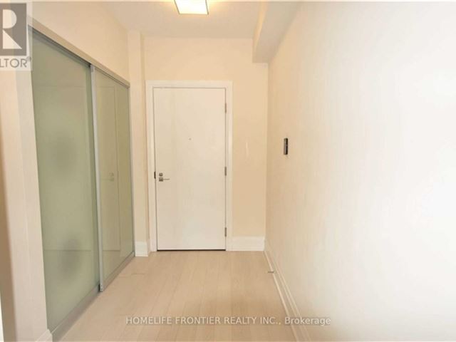 Aristo At Avonshire - 520 120 Harrison Garden Boulevard - photo 2