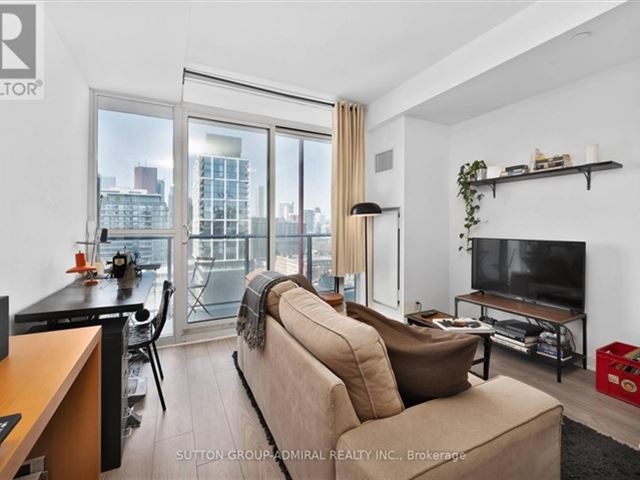 East United Condos - 1413 120 Parliament Street - photo 2