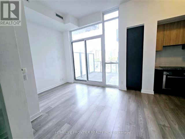 East United Condos - 604 120 Parliament Street - photo 1