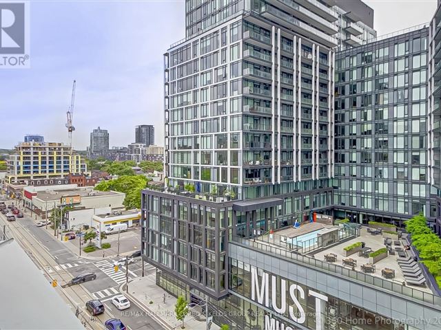 East United Condos - 905 120 Parliament Street - photo 1