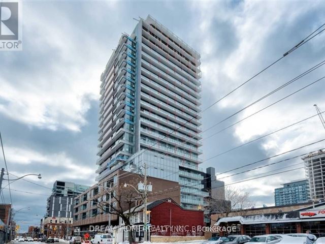 East United Condos - 808 120 Parliament Street - photo 1