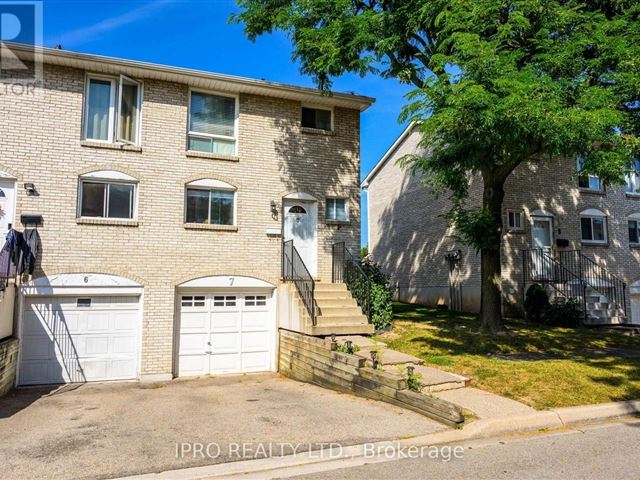 120 Quigley Condos - 7 120 Quigley Road - photo 1