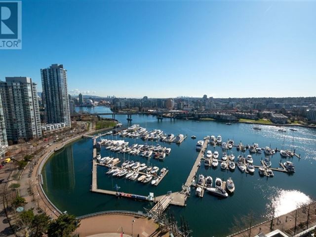 The Peninsula - 2105 1201 Marinaside Crescent - photo 1