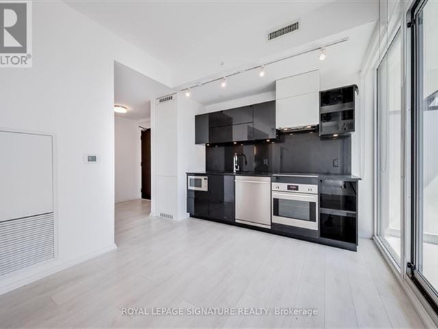 Tableau Condominiums - 1413 125 Peter Street - photo 1