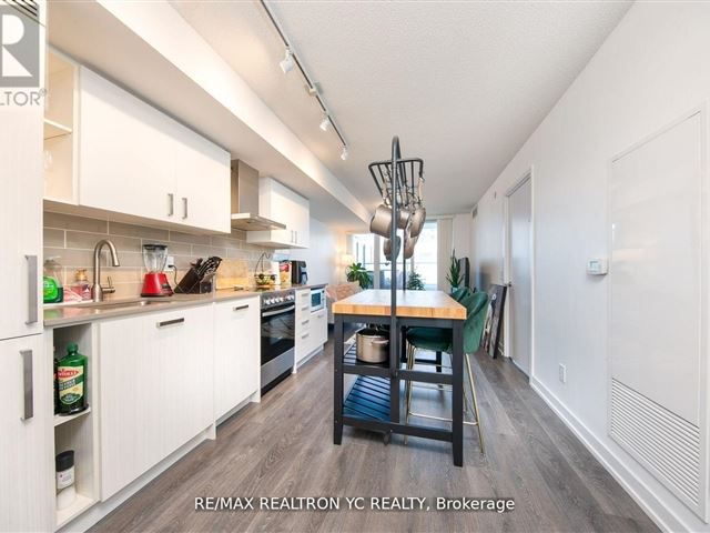 The Eglinton - 808 125 Redpath Avenue - photo 3