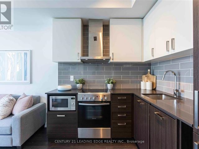 The Eglinton - 3403 125 Redpath Avenue - photo 3