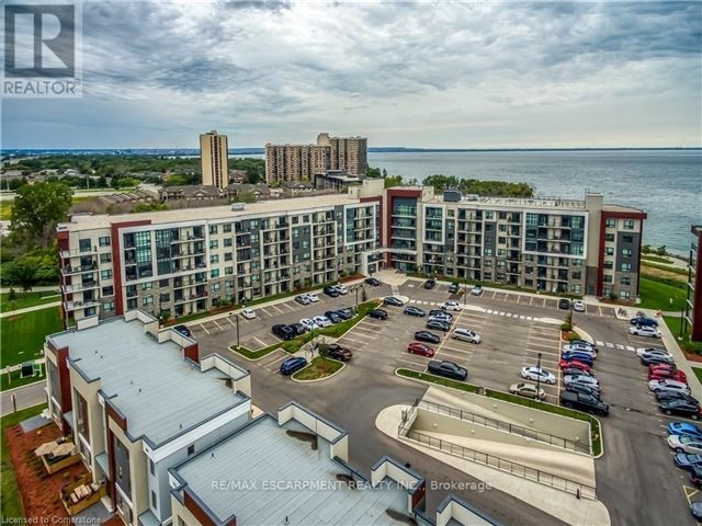 Sapphire Condos - 329 101 Shoreview Place - photo 1