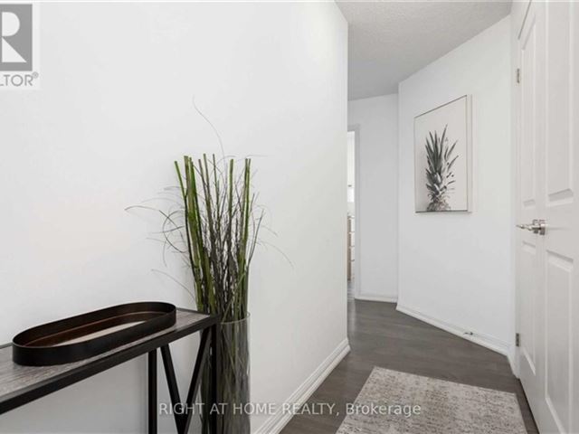 The Tower at King West - 715 125 Western Battery Road - photo 3