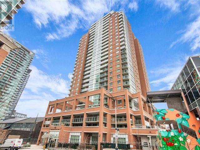 The Tower at King West - 816 125 Western Battery Road - photo 1